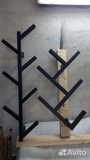 Вешалка настенная металлическая