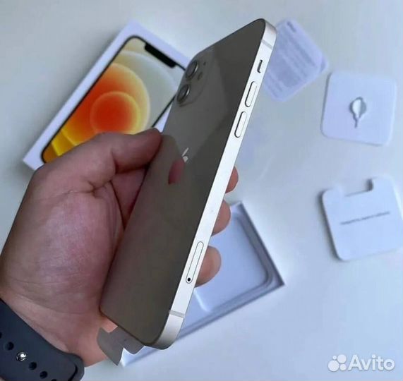 iPhone 12, 64 ГБ