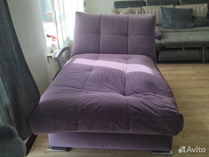 Маленький диван