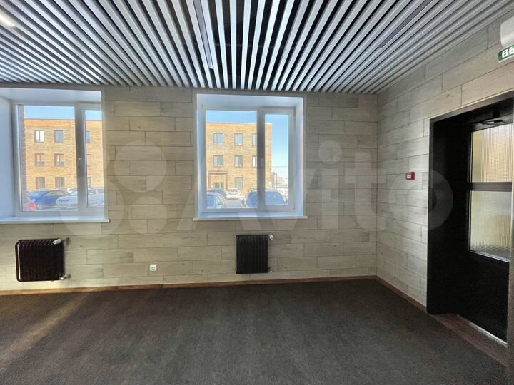 Продажа здания с арендаторами 1370 м²