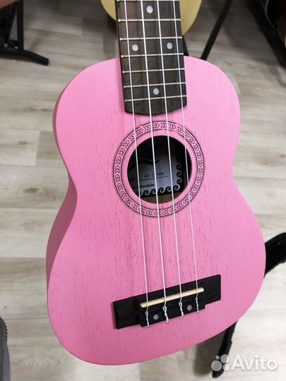 Укулеле сопрано розовая