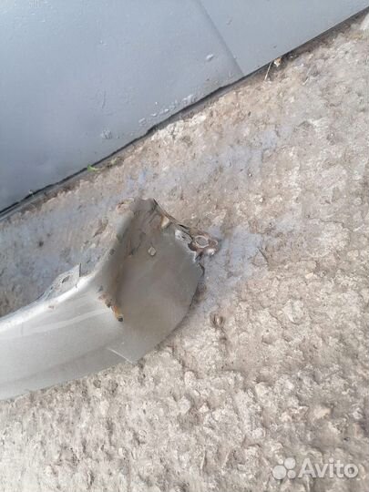 Продаю крыло правое переднее крыло на гранту фл