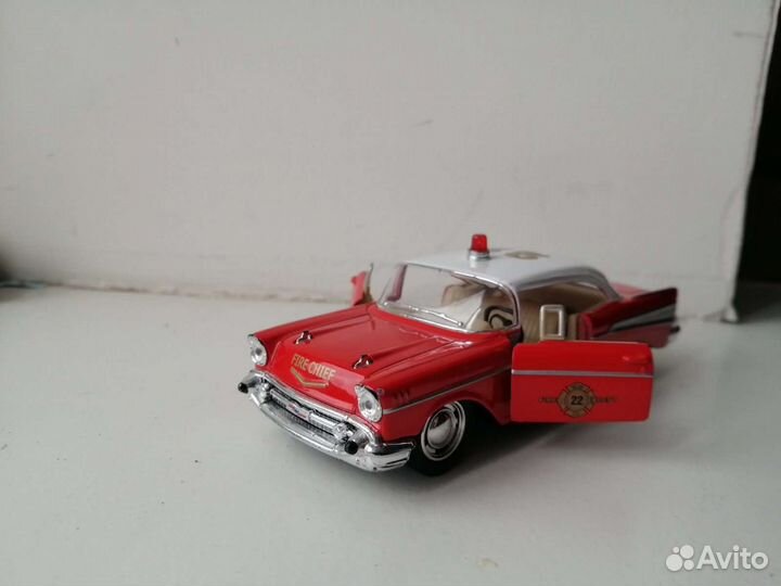 Модель автомобиля 1957 Chevrolet Bel air 1/40