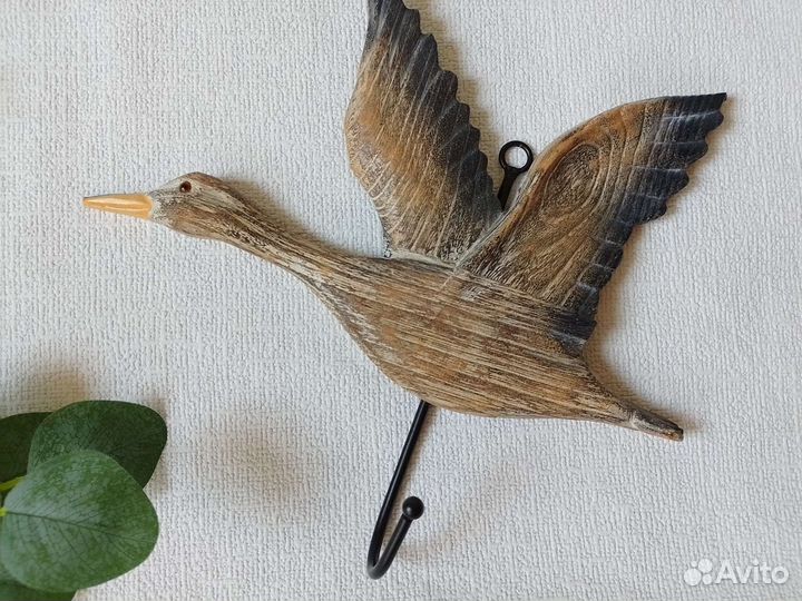 Крючок вешалка настенная