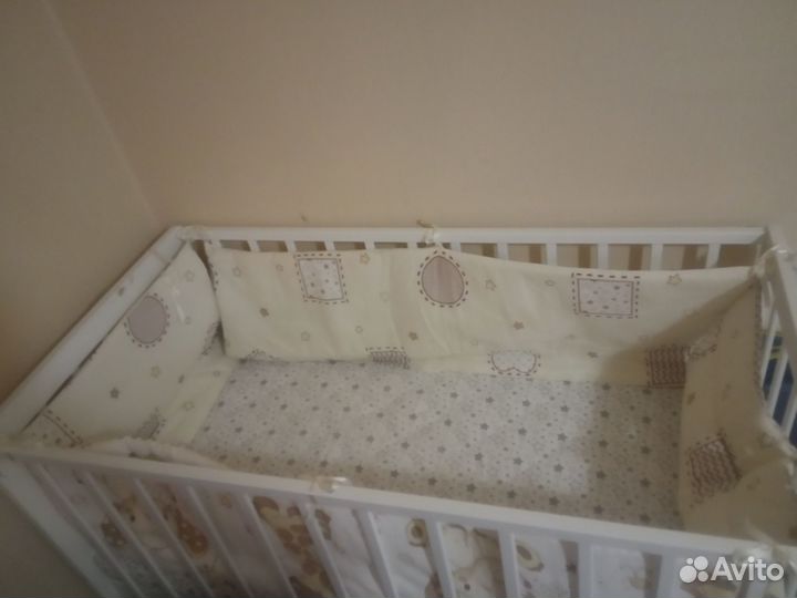 Детская кроватка