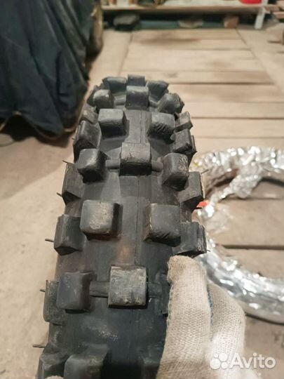 Покрышка на эндуро 18