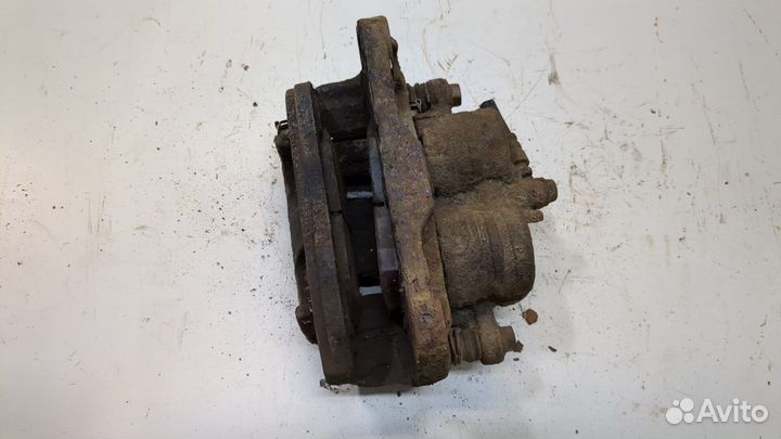 Суппорт правый передний Subaru Forester (S12)