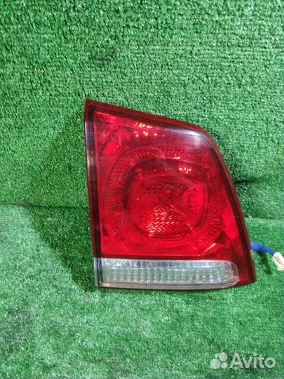 Фонарь внутренний задний левый Toyota Land Cruiser