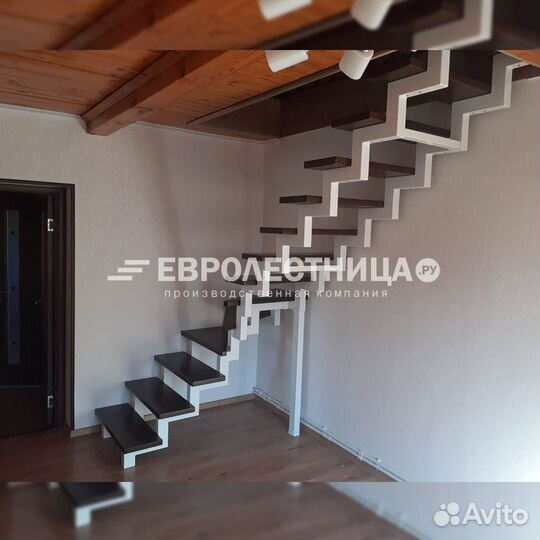 Лестница на второй этаж металлическая