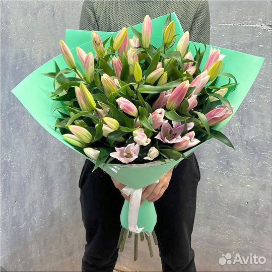 Лилия, розы