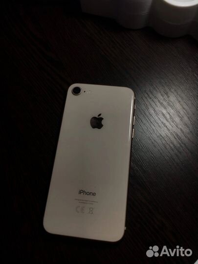 Телефон iPhone 8 64 gb