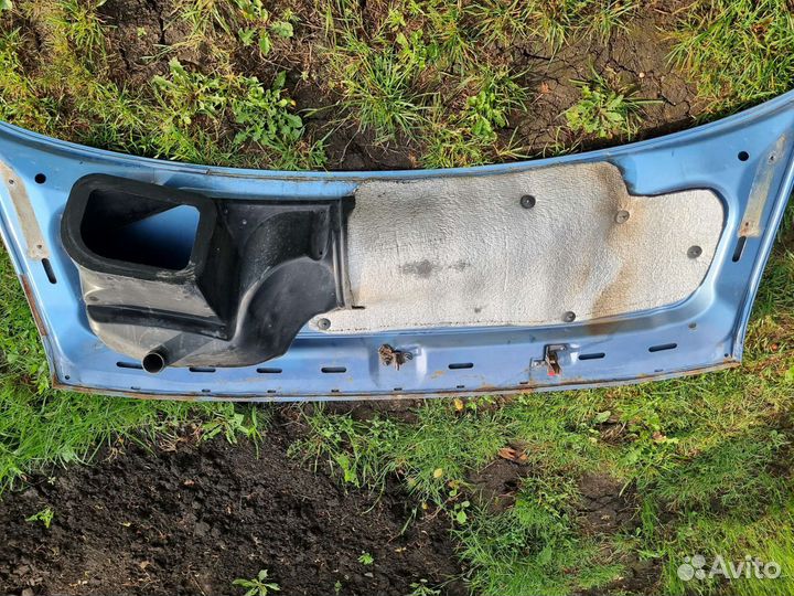 Продам капот на вито 638