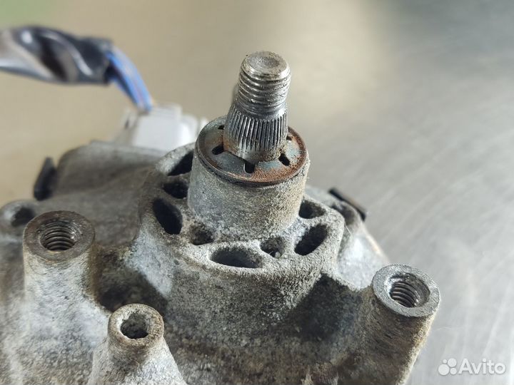 Моторчик стеклоочистителя передний Mazda Carol 200