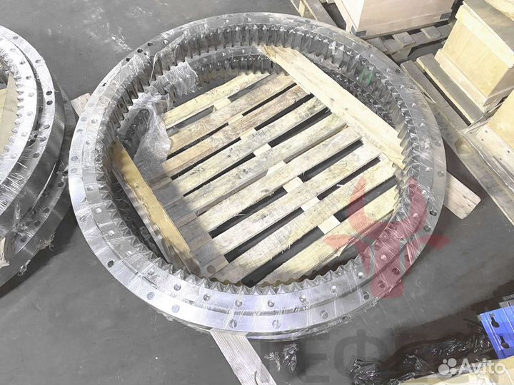 Опорно-поворотный круг Hyundai R300-9A 81N8-00023