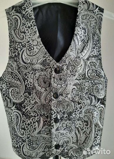 Жилетка для мальчика новая