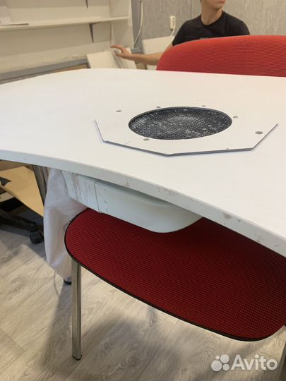 Стол маникюрный