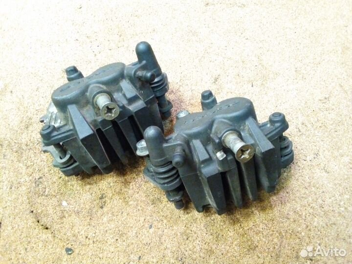 Суппорт переднего тормоза suzuki sv650 sv 650 99