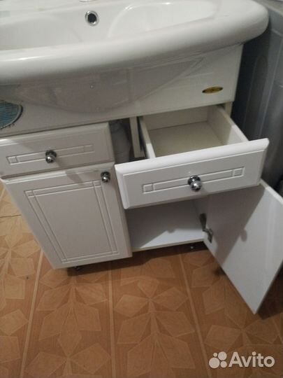 Раковина с тумбой