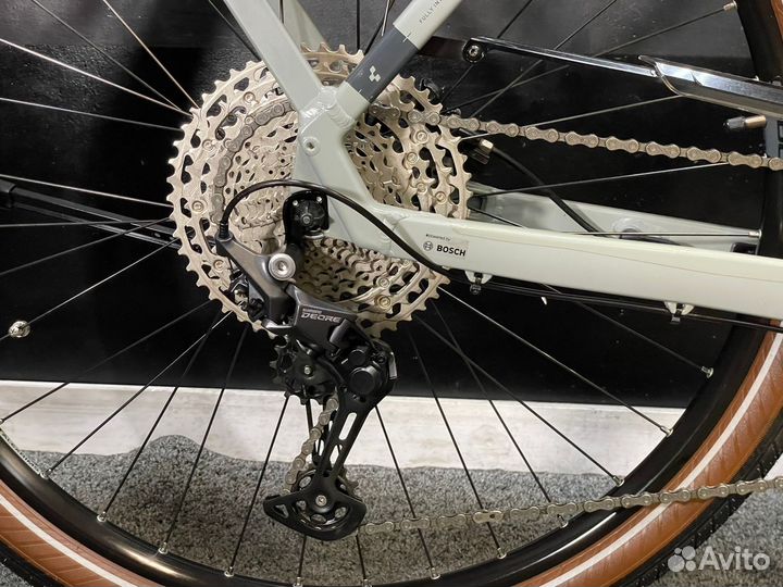 2022г Cube Kathmandu Hybrid Pro 625