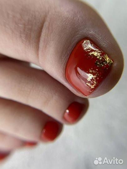 Маникюр и педикюр