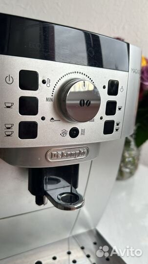 Кофемашина delonghi magnifica s