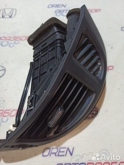 Дефлектор воздушный передний правый Kia Cerato 2