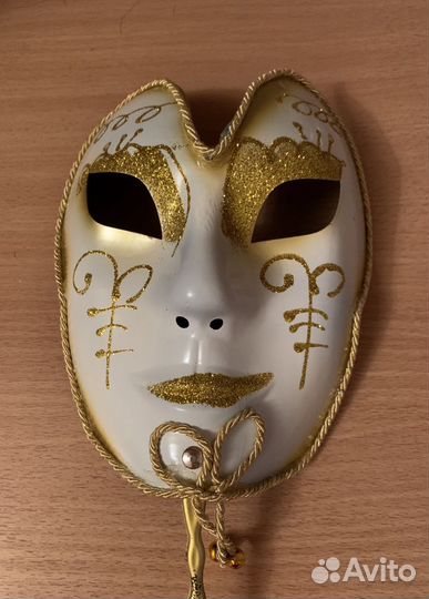 Маскарадная маска новая