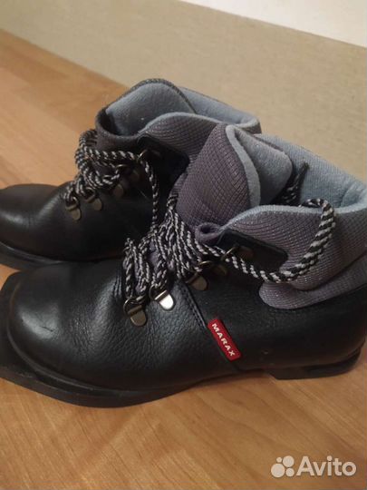 Лыжные ботинки