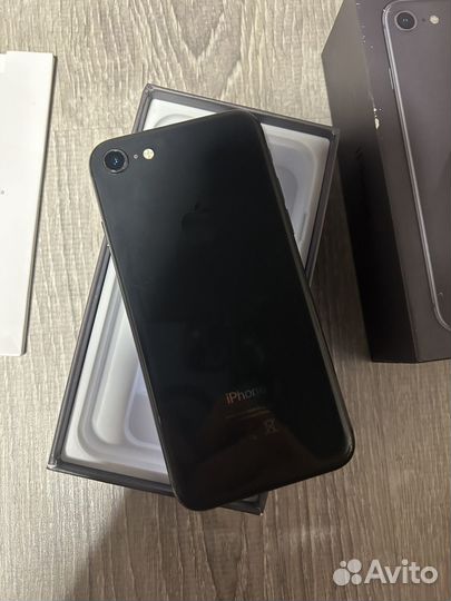 iPhone 8, 64 ГБ