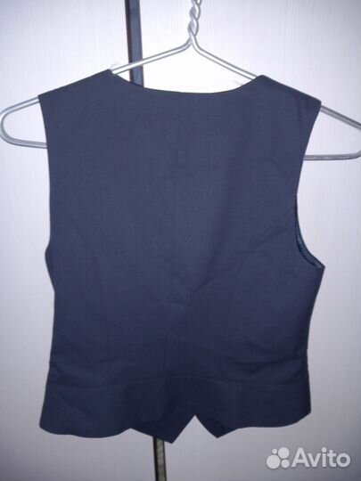 Жилетка для девочки новая 158