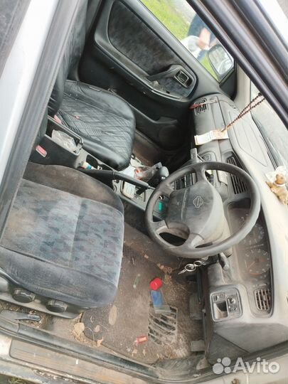 Ниссан блюберд по запчастям