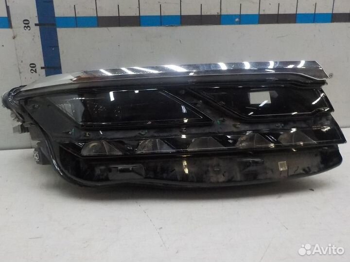 Фара правая Volkswagen Touareg