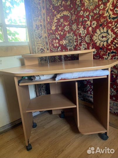 Компьютерный стол