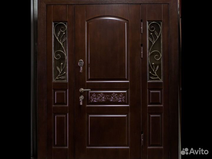 Парадная входная дверь из стали