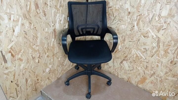 Кресло Бюрократ стиль и комфорт / б/у