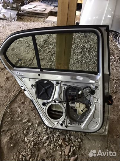 Дверь левая задняя шкода суперб-2