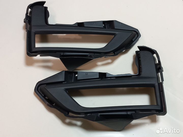 Оправа туманки Nissan X-Trail 2017-2022