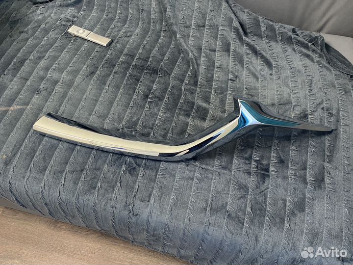 Хромированный молдинг решетки радиатора