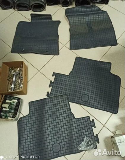 Коврики в салон Toyota Avensis 09г