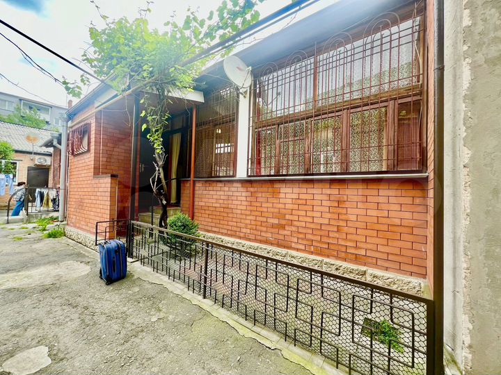 2-к. квартира, 50 м², 1/1 эт.