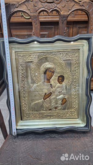 Икона Богородицы Иверская и Троеручица