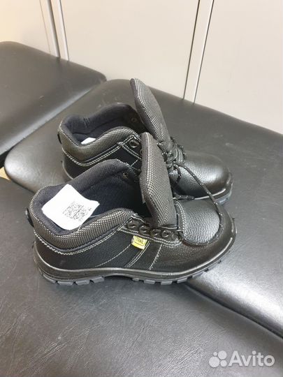 Рабочии ботинки 39 размер