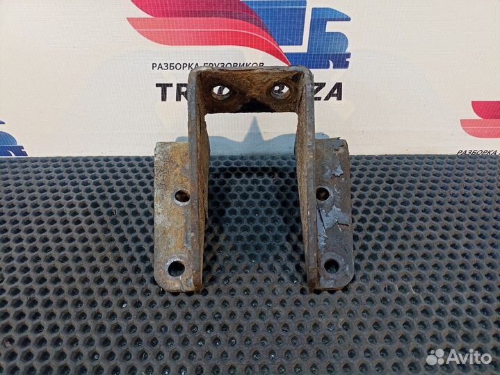 Кронштейн крыла заднего