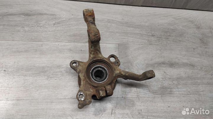 Кулак поворотный правый Фольксваген пассат б3/б4