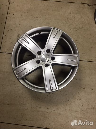 Продаю литые диски 8J*18H2 ET40 114,3