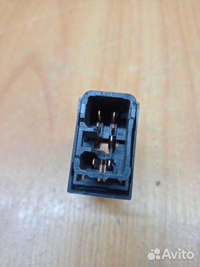 Кнопка стеклоподъемника Kia Sorento (JC) 2.5