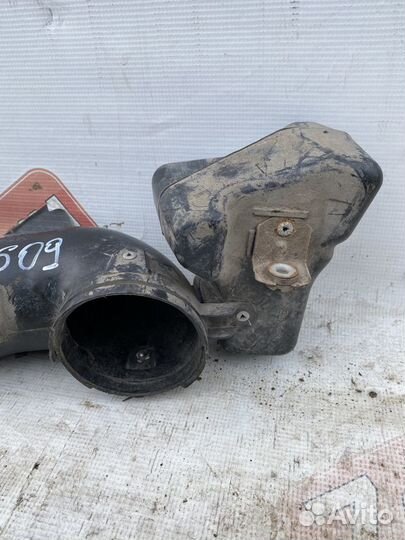 Toyota LC200 Патрубок воздушного фильтра