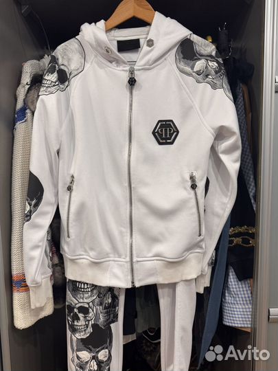 Спортивный костюм