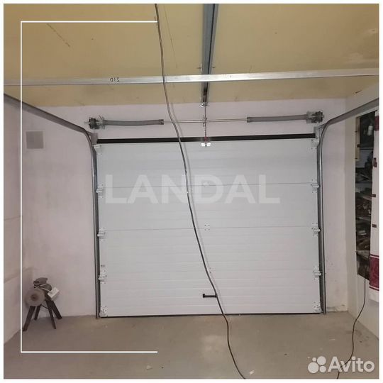 Секционные ворота