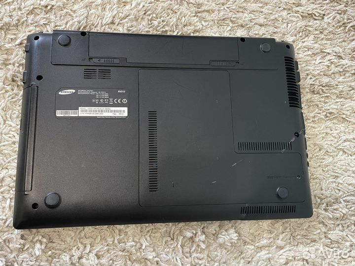 Ноутбук Samsung rv513